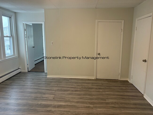 Building Photo - 106 Harrison St