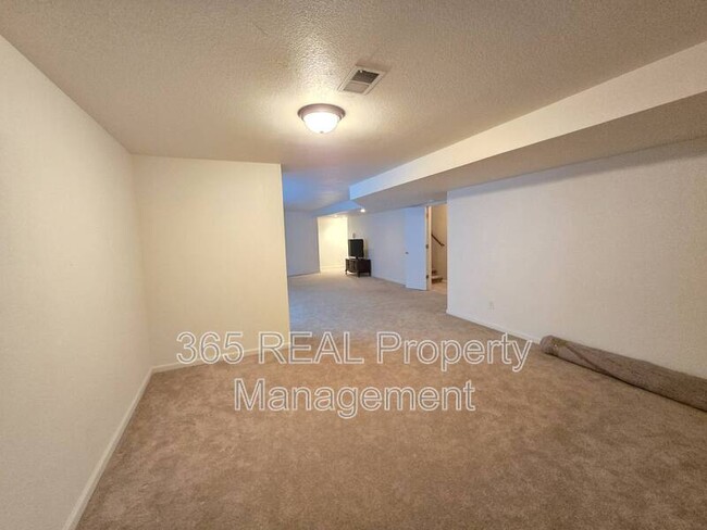 Building Photo - 5601 W 18th St