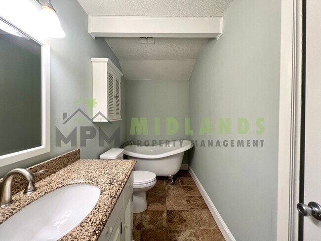 Building Photo - 201 Mariners Row