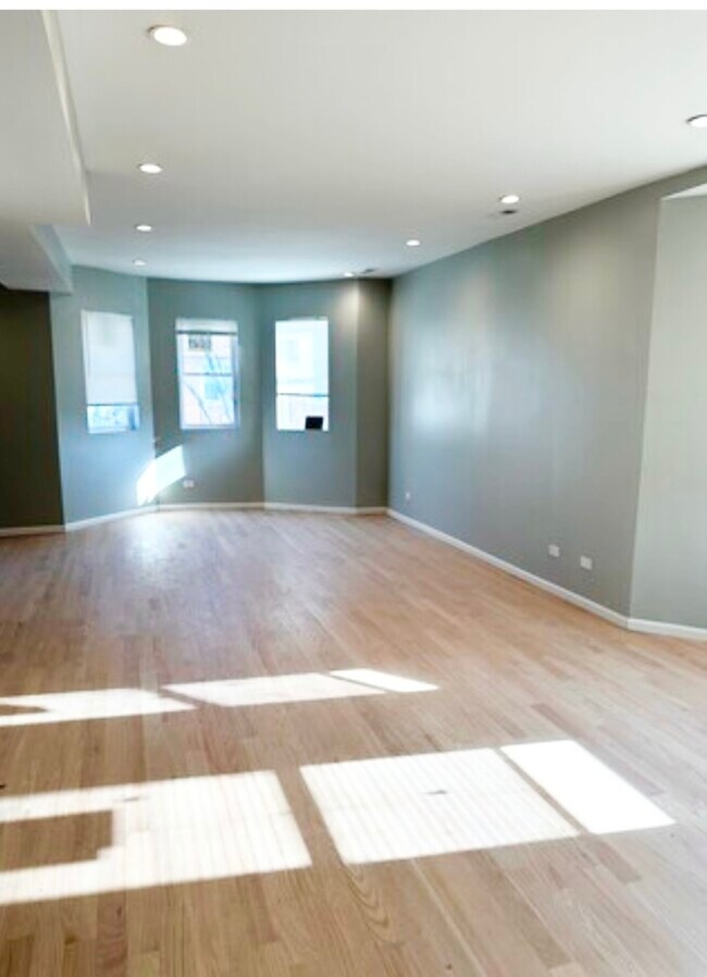 Building Photo - 3404 N Lavergne Ave