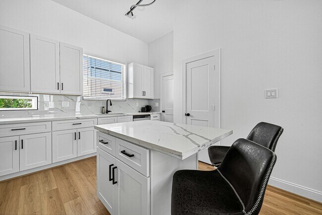 Building Photo - 6346 Culberson St