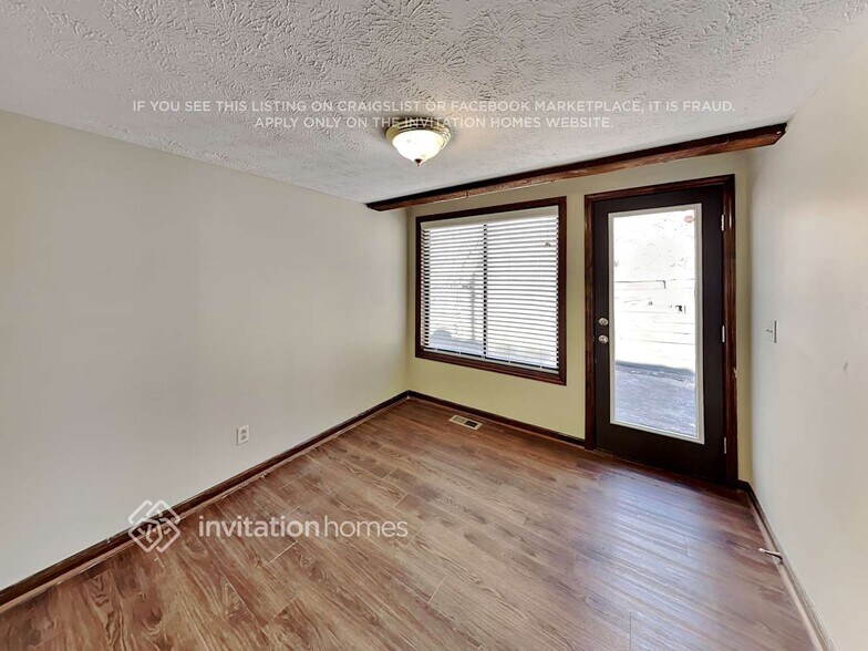 Building Photo - 1050 Rockcrest Dr