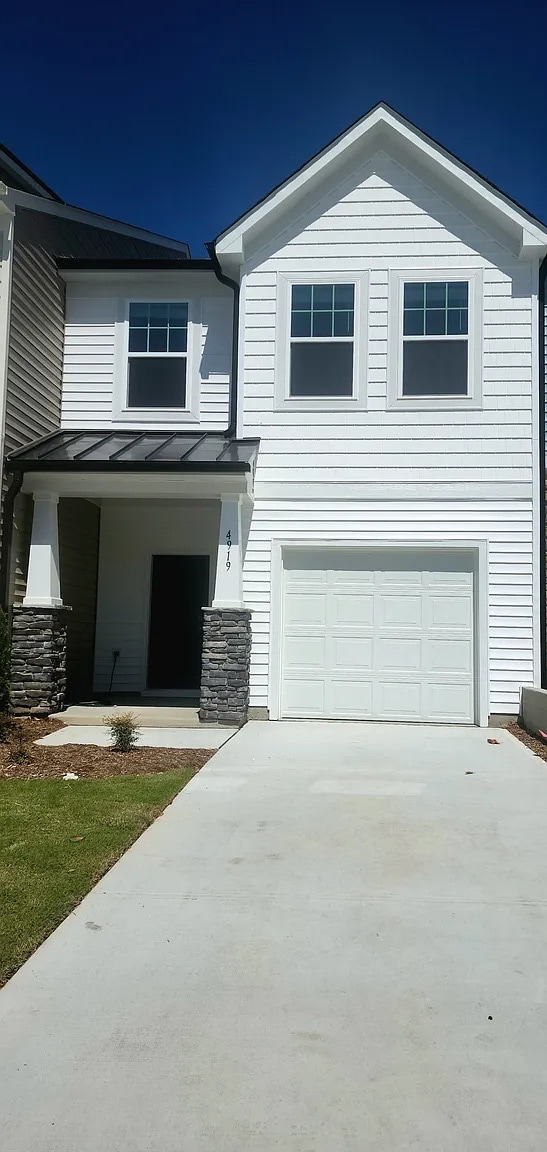 Building Photo - Room in Townhome on Caddis Bnd