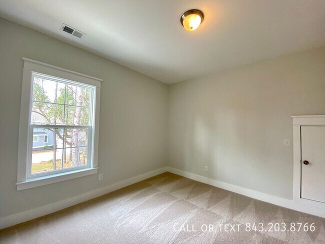 Building Photo - 478 Woodspring Rd