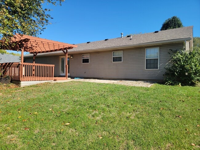 Building Photo - 1216 Pebble Creek Dr