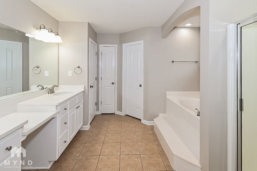 Building Photo - 1113 Deer Creek Dr