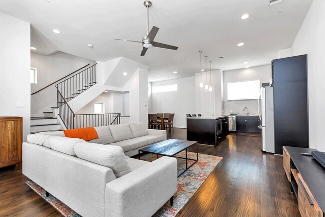 Building Photo - 1221 Bonner St