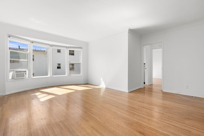 Building Photo - 3314 Rowena Ave