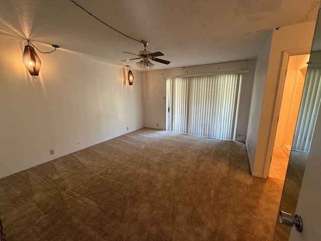 Building Photo - 2 Story Townhome on Golf Course