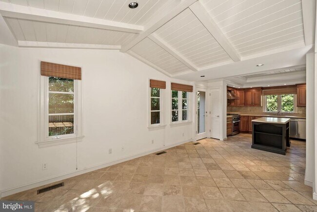Building Photo - 7711 Brookville Rd