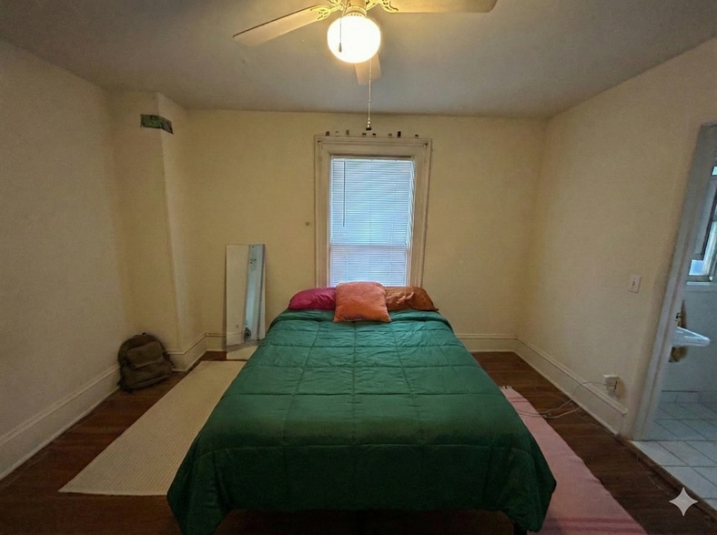 Building Photo - 129 E Gorham St