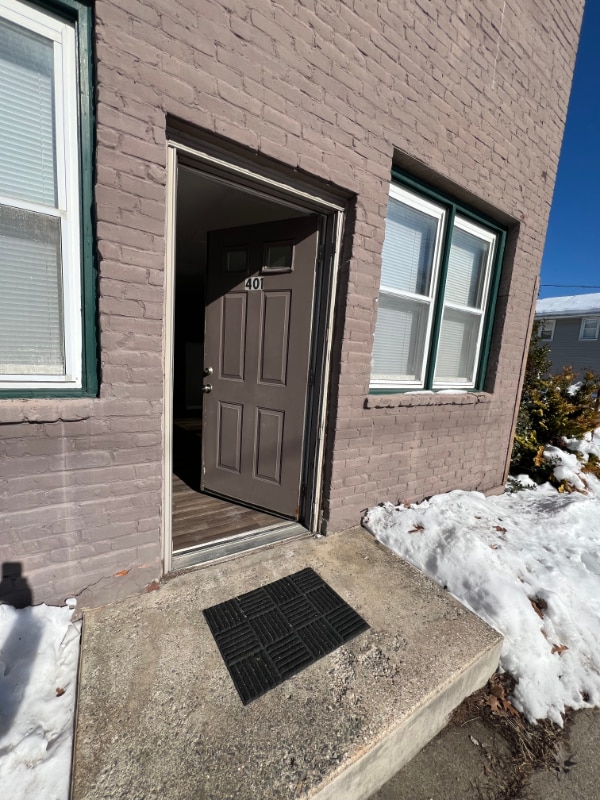 Building Photo - 403 25th St