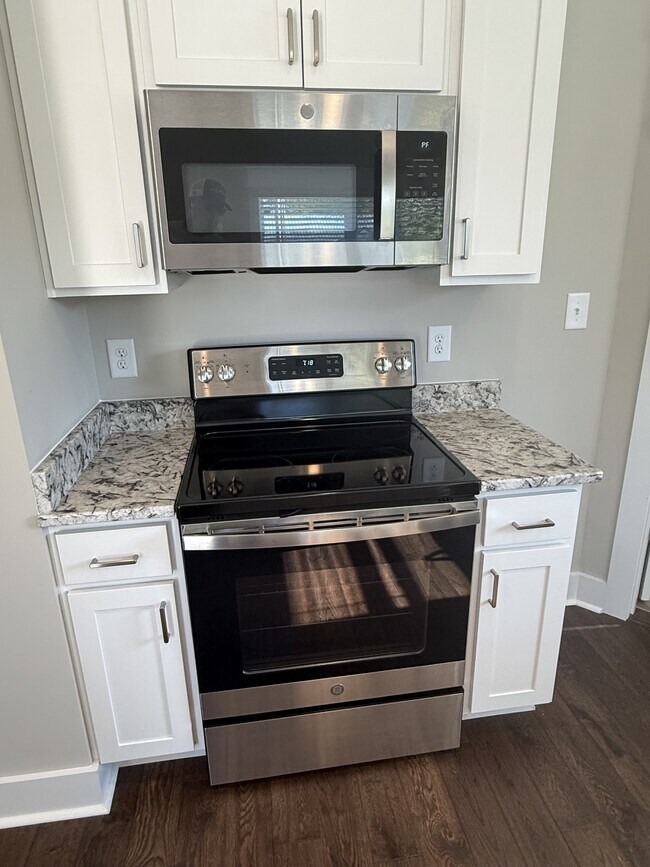 Building Photo - 1112 Phillips St SW