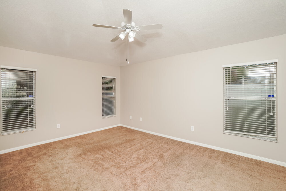 Building Photo - 15950 Leatherleaf Ln