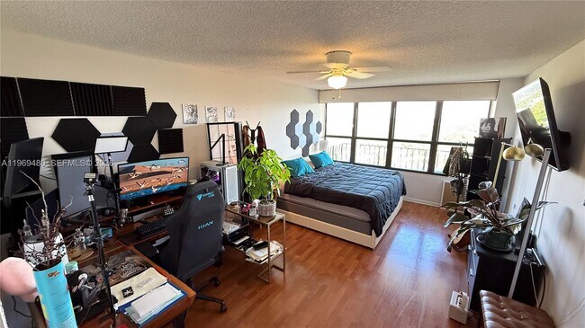 Building Photo - 780 NE 69th St