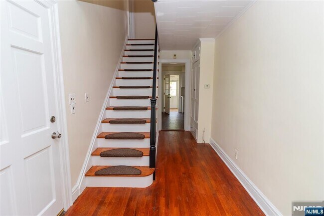 Building Photo - 29 13th