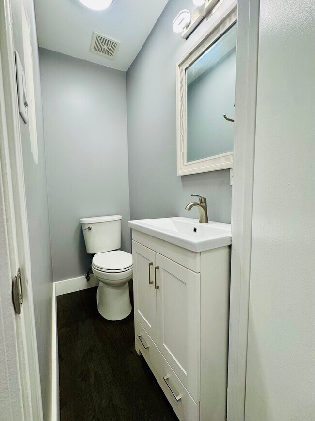 Building Photo - 7258 W 72nd St