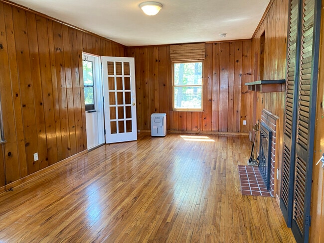 Building Photo - 4832 Westbrook Ln