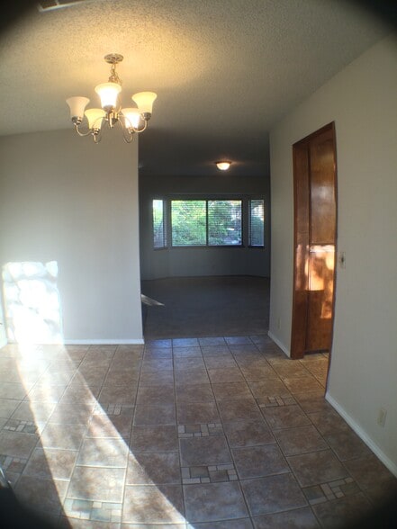 Building Photo - 2672 Sanford Ct