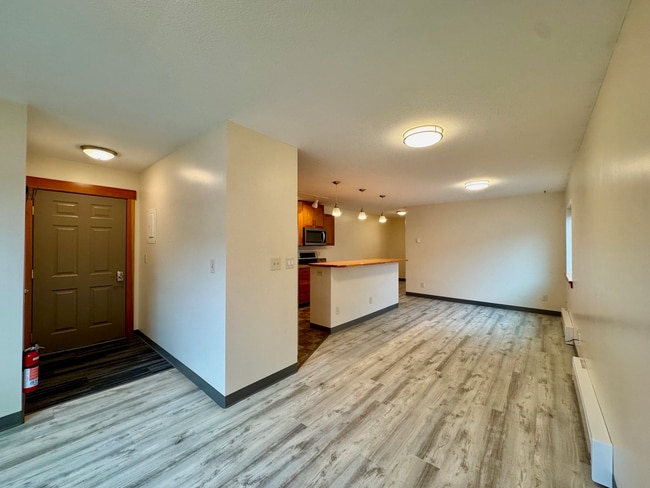Building Photo - 911 3rd St