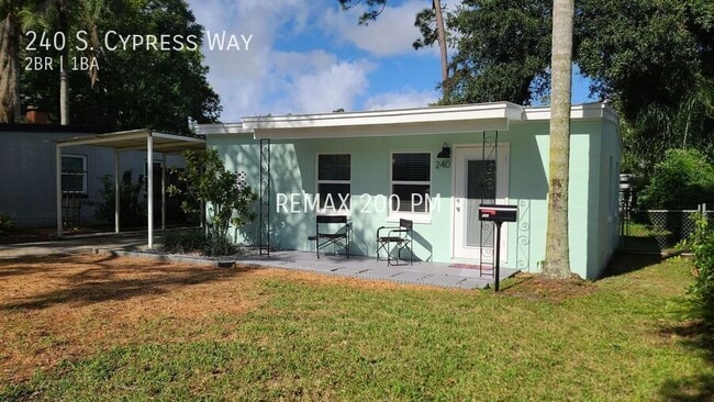 Building Photo - 240 S Cypress Way