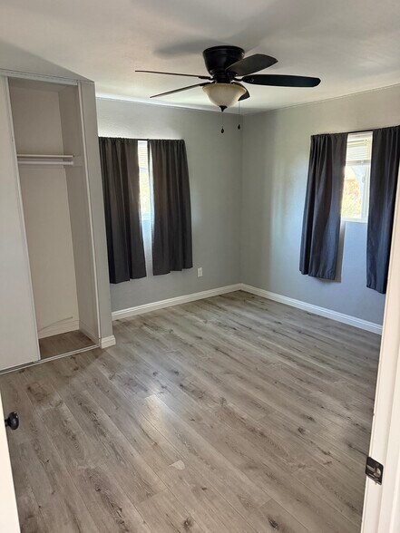 Bedroom - 9302 E Avenue R14