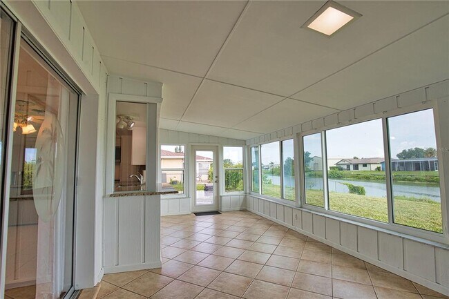Building Photo - 1325 Cambridge Dr