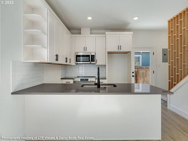 Building Photo - Fantastic Newly Built Condo in Woodstock w...