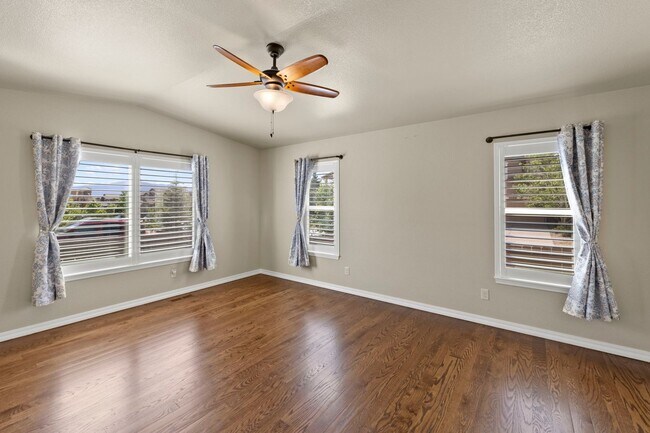 Building Photo - Immaculate & Stunning 4BD Ranch Style in C...