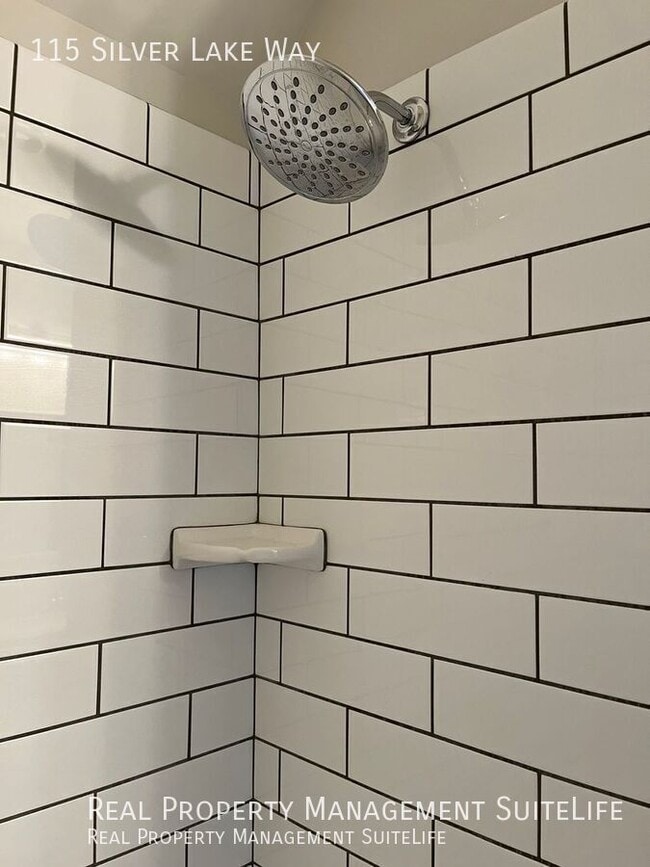 Building Photo - 115 Silver Lake Way