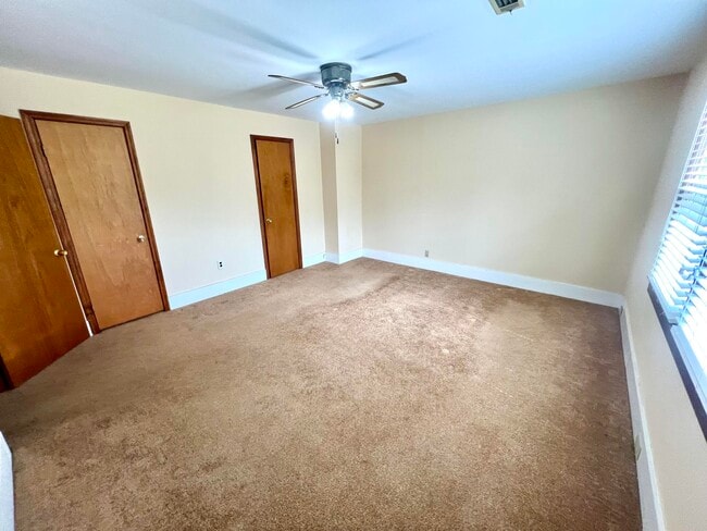 Building Photo - 881 Belvedere Clearwater Rd