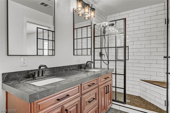 Building Photo - 10544 Allthorn Ave