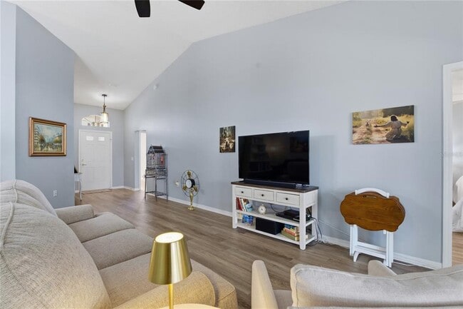 Building Photo - 1221 Wolford Dr