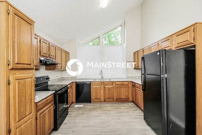 Building Photo - 587 Farmbrook Trail NE