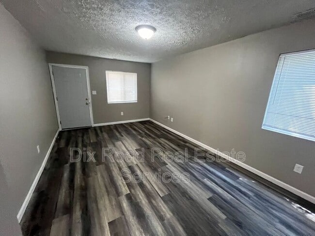 Building Photo - 4459 Catalina Ave