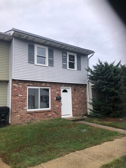 Building Photo - 19 Magnolia Ct