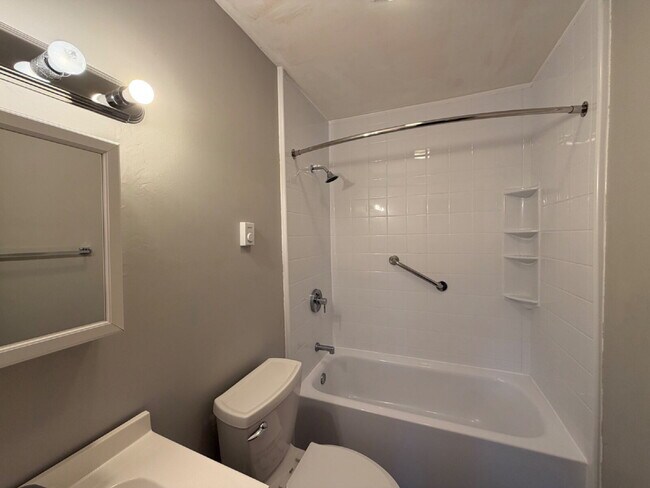 Building Photo - 186 White Dogwood Dr