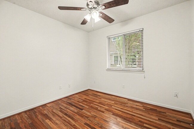 Building Photo - 2909 Forest Hills Dr