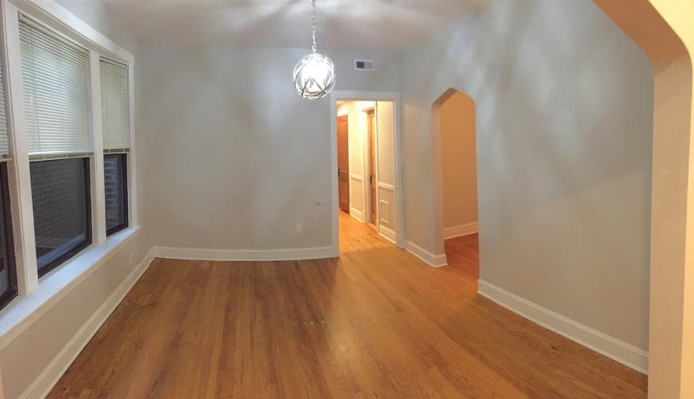 lots of light - 3018 S Union Ave