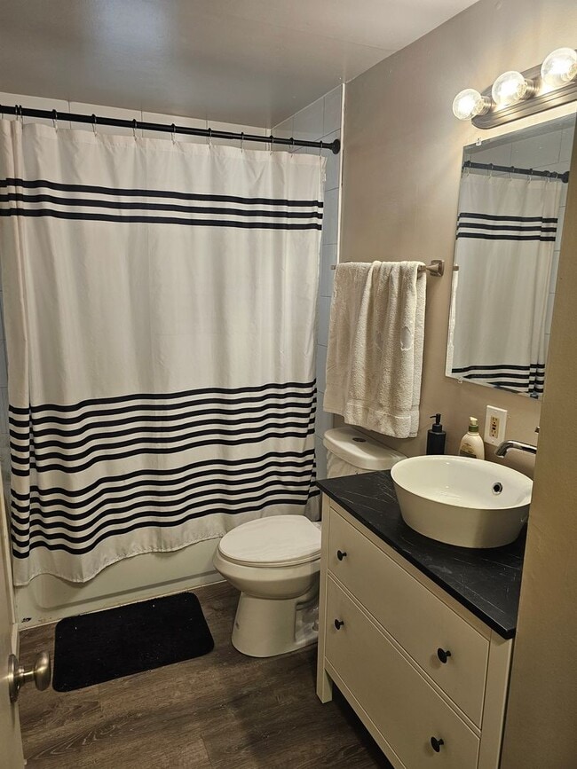 Building Photo - North Burien rambler rental home - 3 bedro...