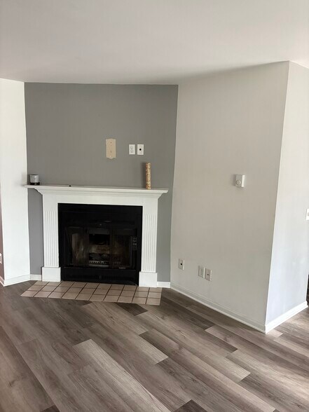 Building Photo - 6710 Park Ridge Dr
