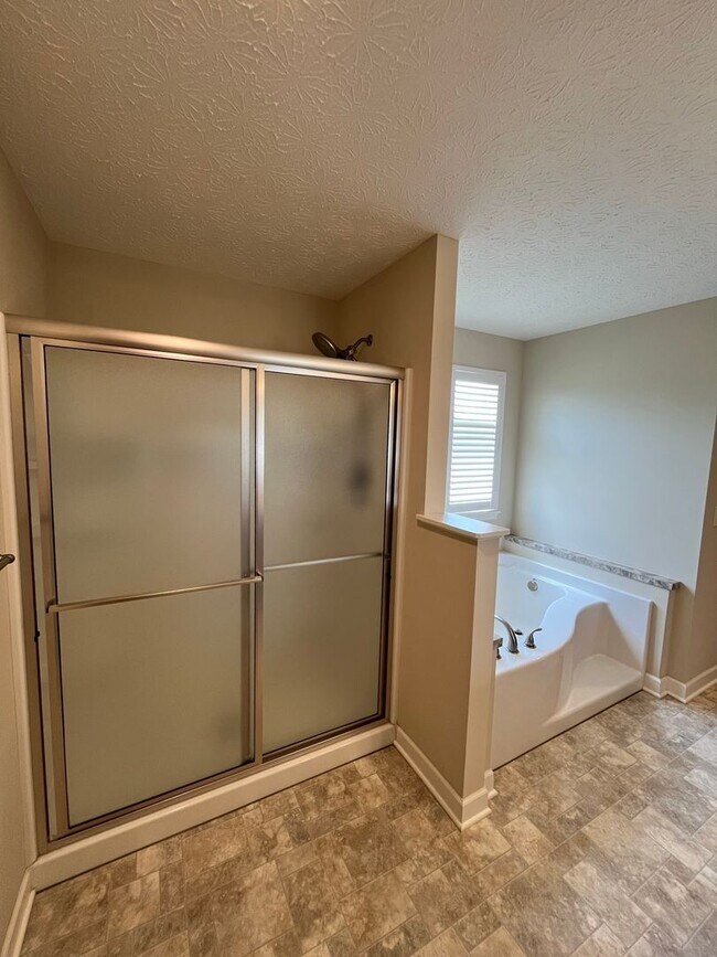 Building Photo - Charming Rural Retreat in Richwood- Fiber Internet Included!