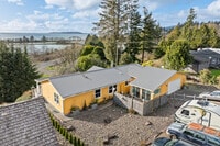 Building Photo - Bay City