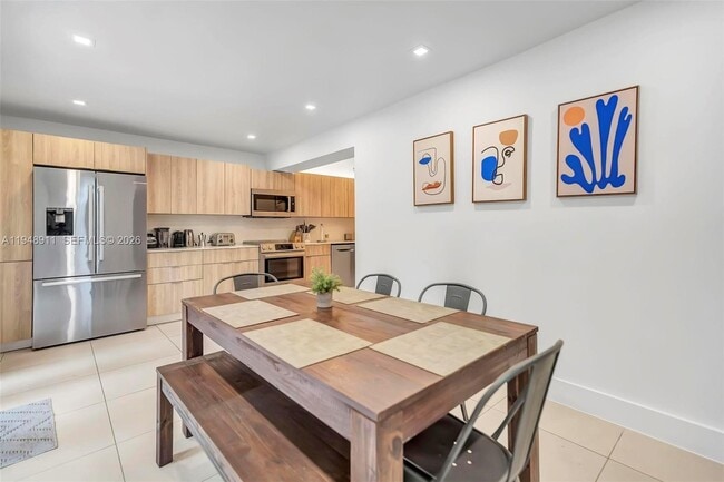 Building Photo - 870 NE 82nd St