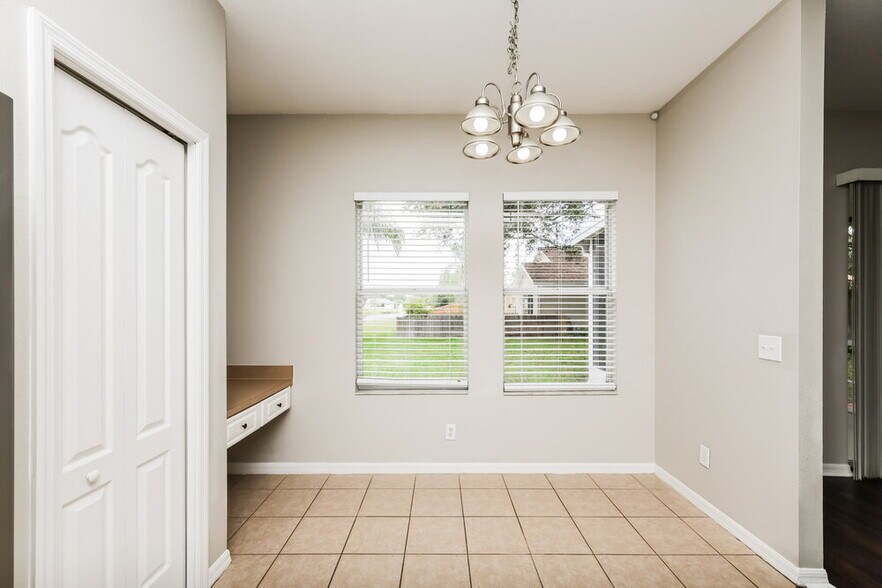 Building Photo - 6748 Monarch Park Dr