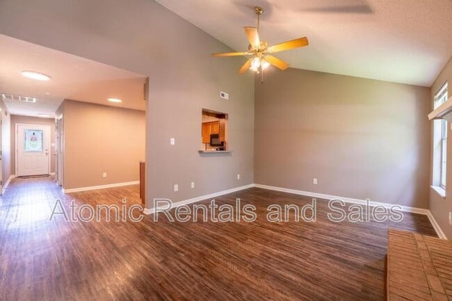 Building Photo - 322 Hawthorne Oaks Way