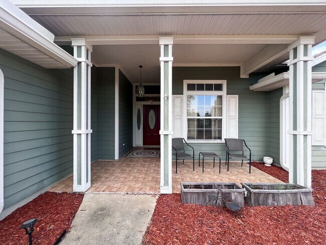 Building Photo - Pet Friendly 3BR/2BA Home on 1 acre in SW Gainesville - available Mid-October!