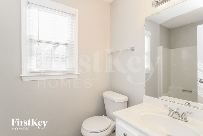 Building Photo - 7137 Avenbury Cir