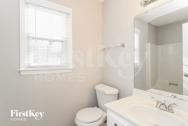 Building Photo - 7137 Avenbury Cir