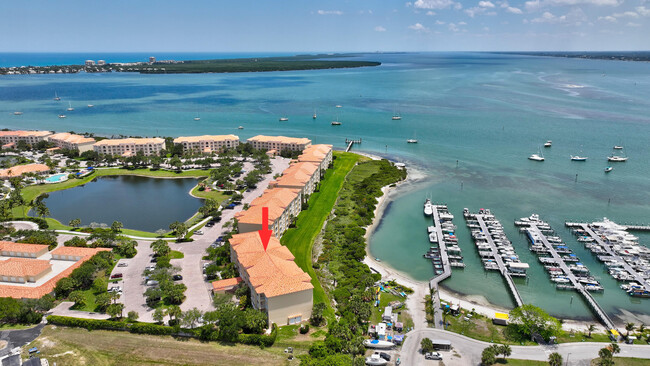 Building Photo - 34 Harbour Isle Dr W